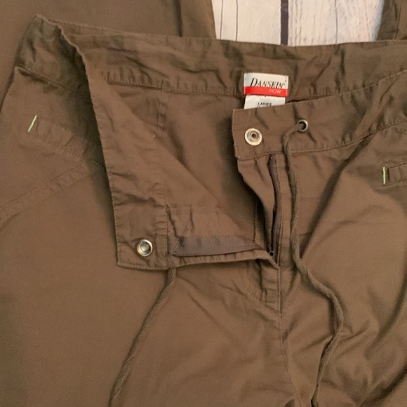 Women's Danskin Capris - Picture 10 of 13